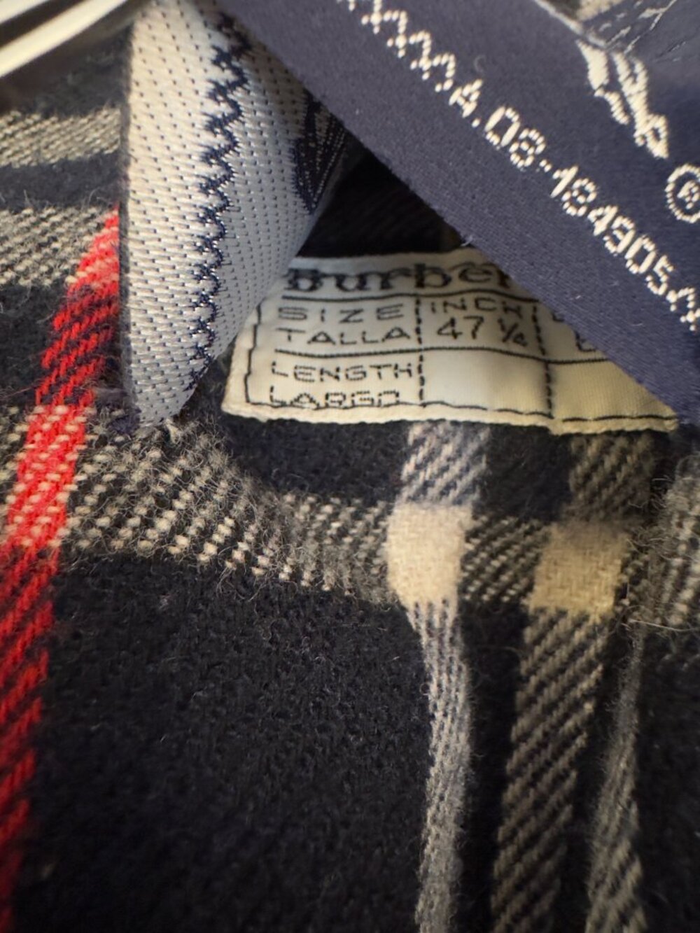 Burberry Men's Navy Blue Wool Car Coat with Plaid Lining - Picture 9 of 13